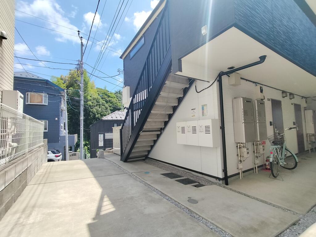 その他共有部分　共用通路と宅配ボックス