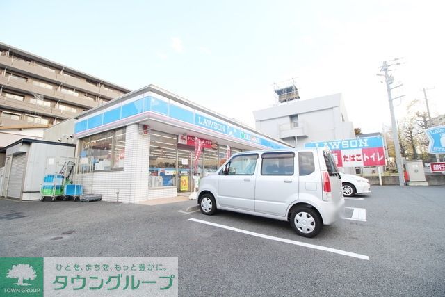 コンビニ　ローソン青葉荏田店（コンビニ）まで775m