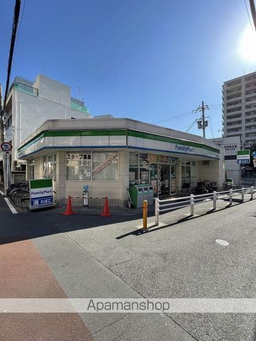 コンビニ　ファミリーマート（コンビニ）まで666m