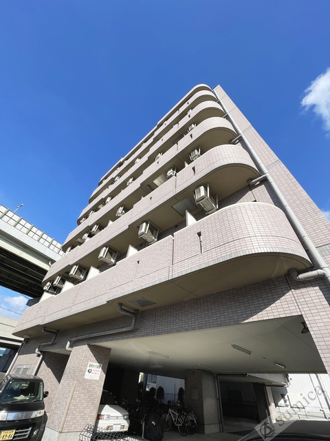 建物外観　鉄筋コンクリート造・ガッチリとした建物です♪♪