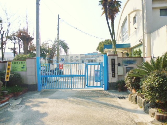 小学校　寝屋川市立成美小学校（小学校）まで493m