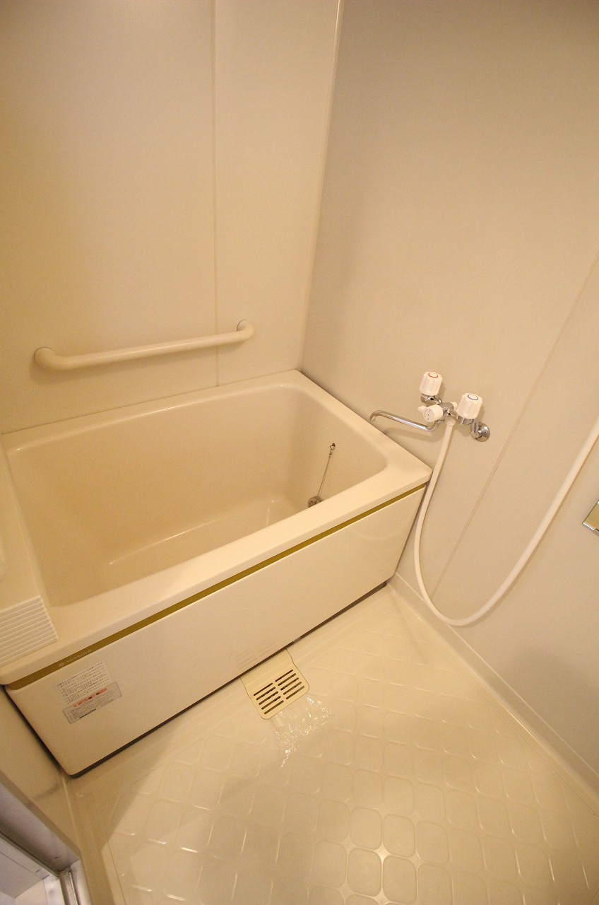 バス・シャワールーム　別の部屋の写真です