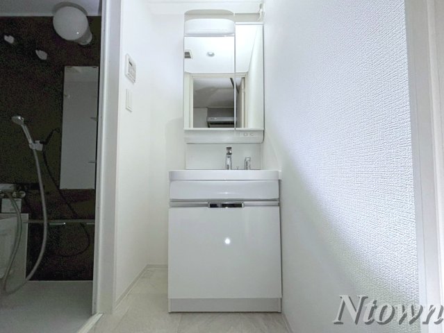 洗面設備　独立洗面化粧台付き