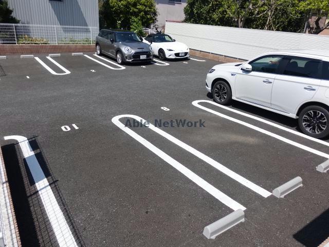 駐車場　駐車場