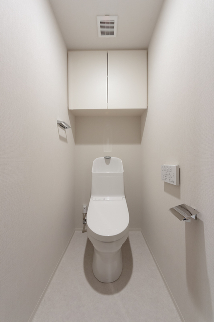 トイレ　※写真は同タイプ住戸です。