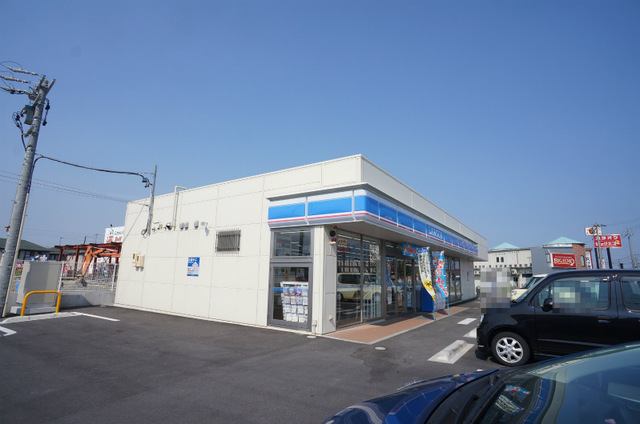 コンビニ　ローソン鈴鹿三日市町店（コンビニ）まで170m