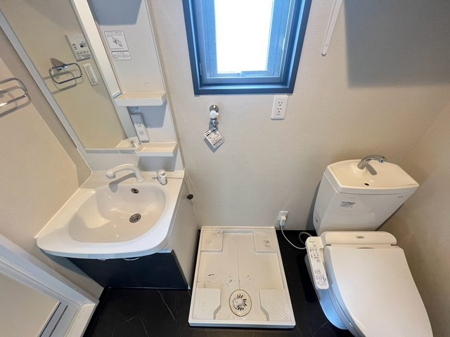 その他　写真は違う号室です。