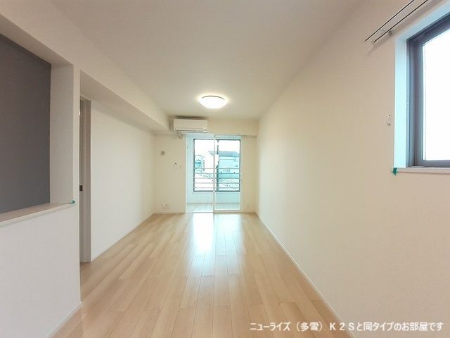 東北新幹線 北上駅 徒歩40分 2階建 新築の居間写真
