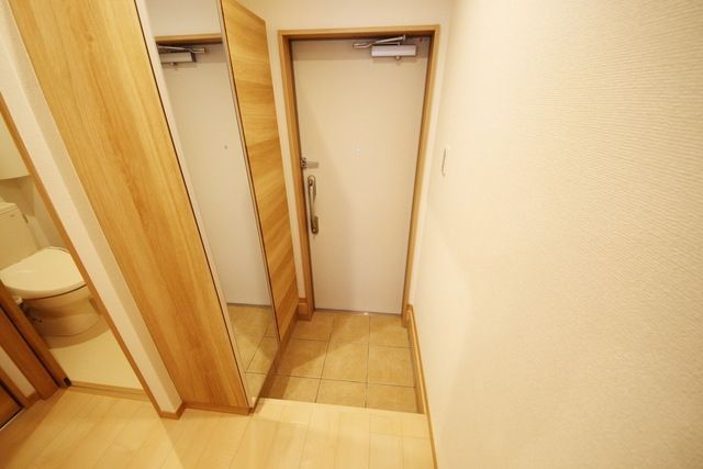 ＪＲ京浜東北線 北浦和駅 徒歩16分 2階建 築7年の玄関写真