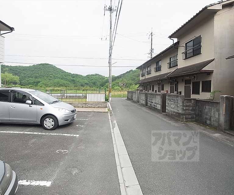 その他　前面道路です。
