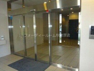 エントランス　★《見学予約受付中》当店では契約金がクレジット決済可能です★