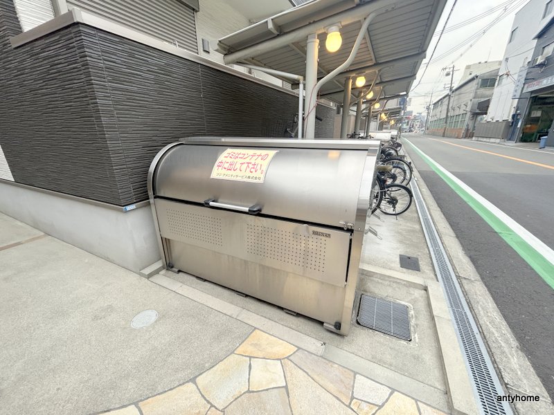 地下鉄千日前線 新深江駅 徒歩9分 3階建 築9年の外観写真
