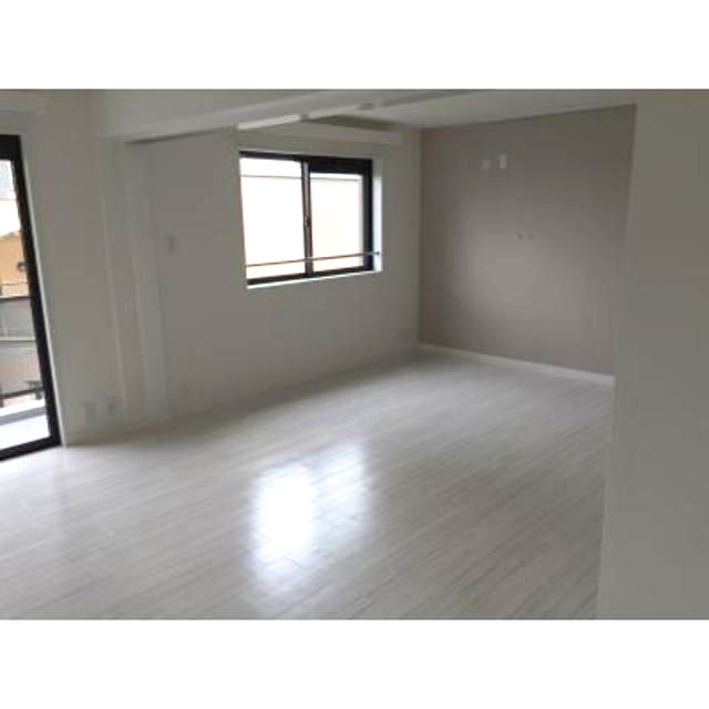 居室・リビング　※写真は同じマンションの違う部屋のものになります。