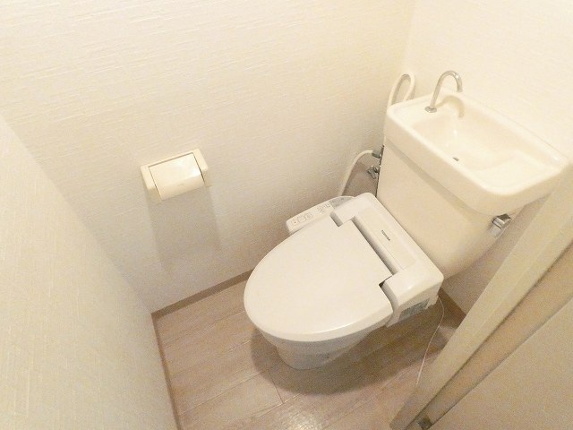 カーサ東住吉-1ロフトタイプのトイレ写真