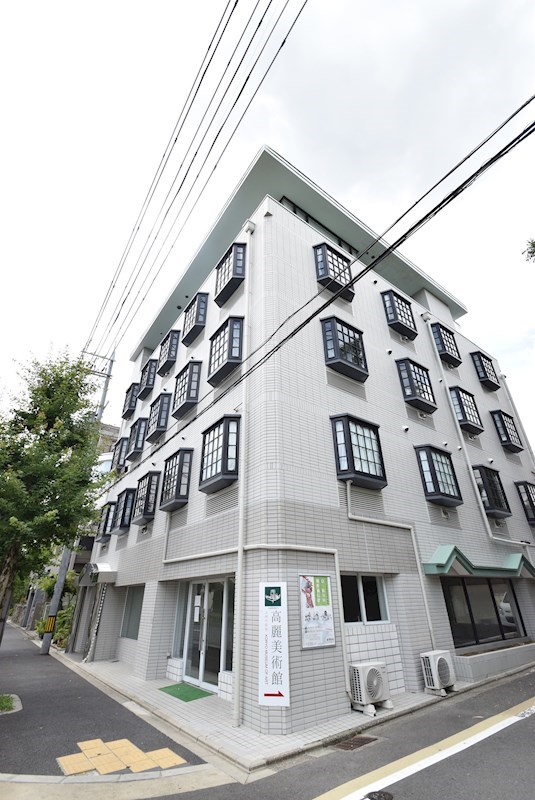京都市北区紫竹上ノ岸町のマンションの建物外観