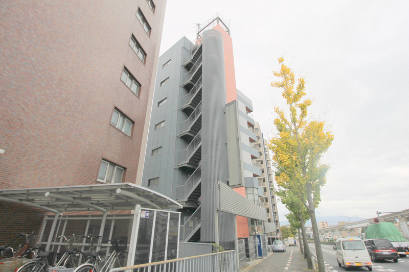 豊中市東豊中町のマンションの建物外観