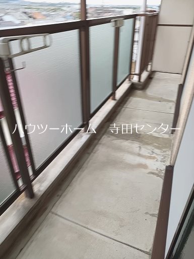 【城陽市平川のマンションのバルコニー】