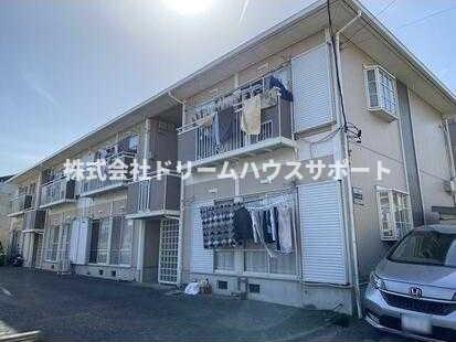 三浦市南下浦町上宮田のアパートの建物外観