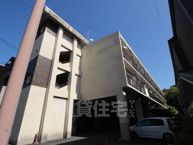 京都市北区平野鳥居前町のマンションの建物外観