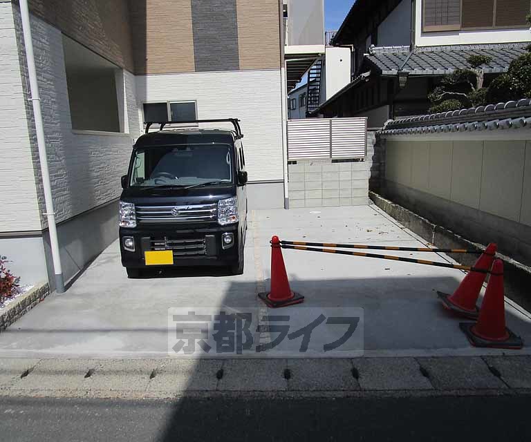 【ボヌール桂の駐車場】