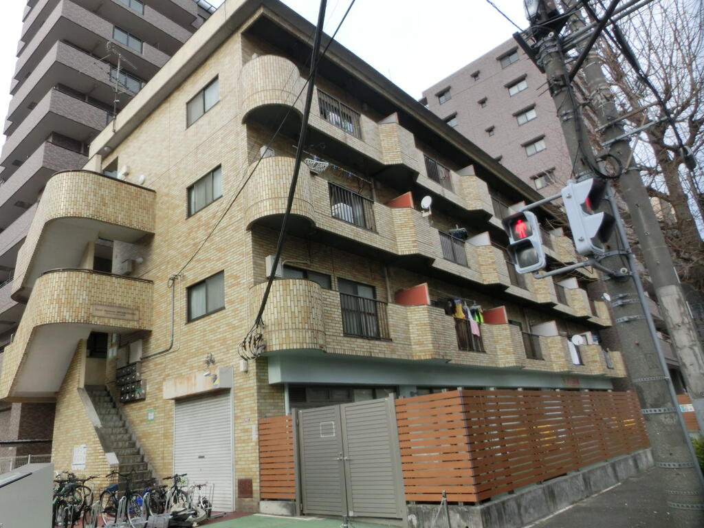 横浜市南区宮元町のマンションの建物外観