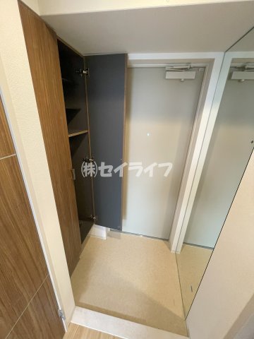 【大阪市東成区深江北のマンションの玄関】