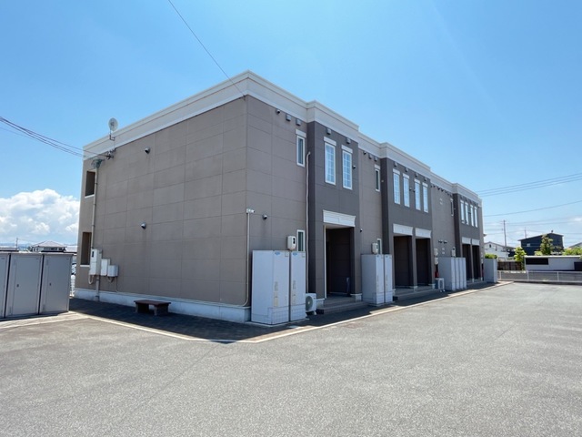 出雲市天神町のアパートの建物外観