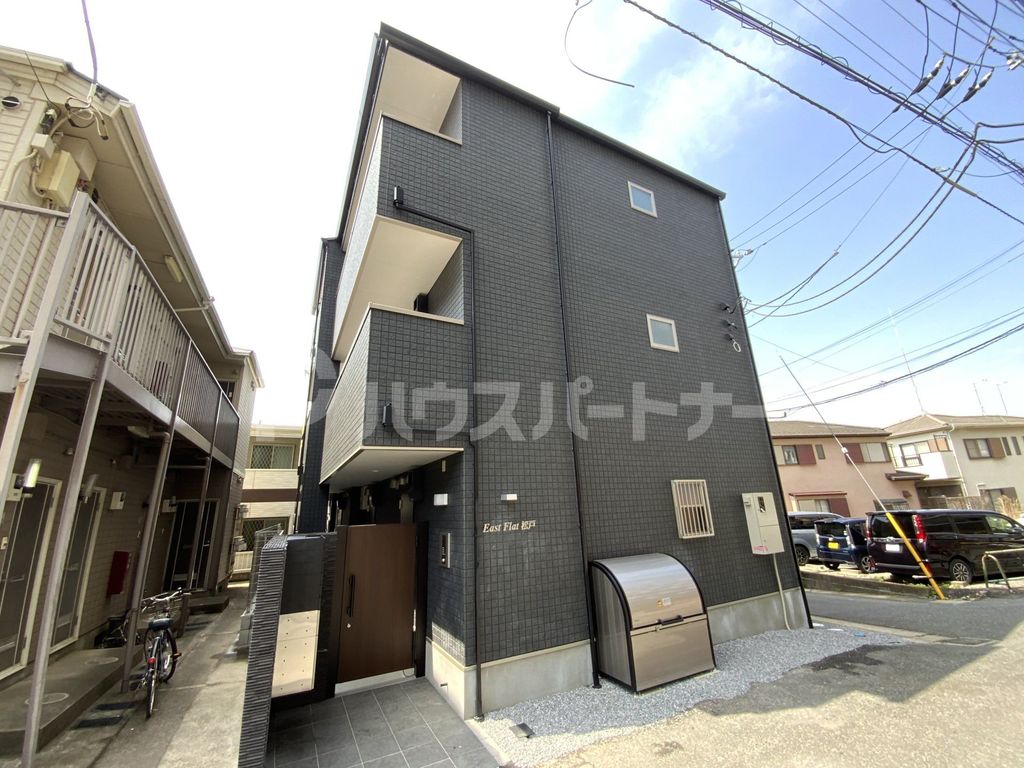 East Flat 松戸の建物外観