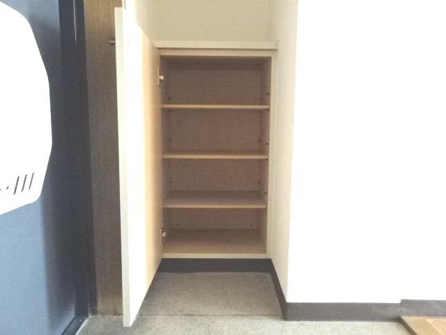 収納　シューズボックス