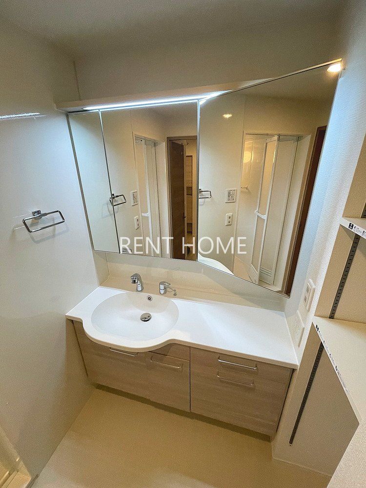 洗面設備　同仕様メーカーの写真です