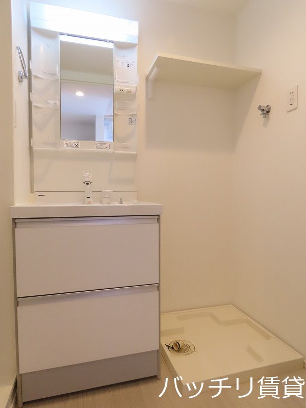 洗面設備　画像は別号室タイプの為、現状を優先致します。
