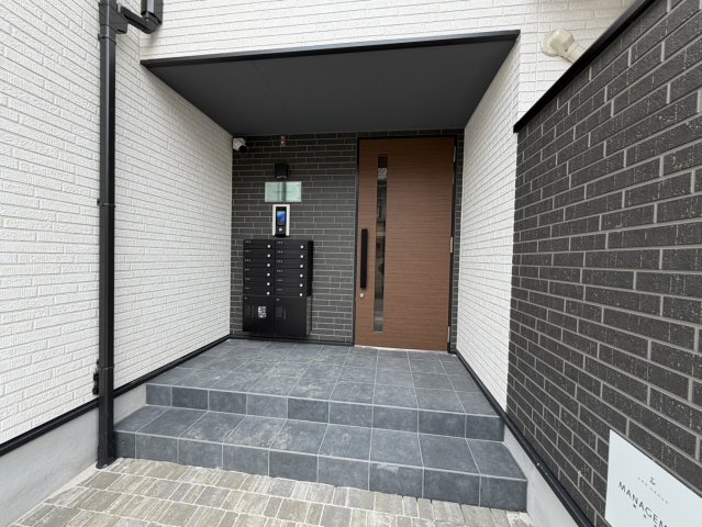 エントランス　ゆとりのあるエントランスです