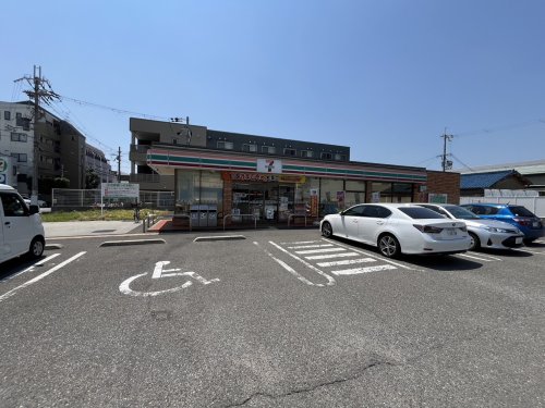 コンビニ　セブンイレブン 東大阪中新開1丁目店（コンビニ）まで378m