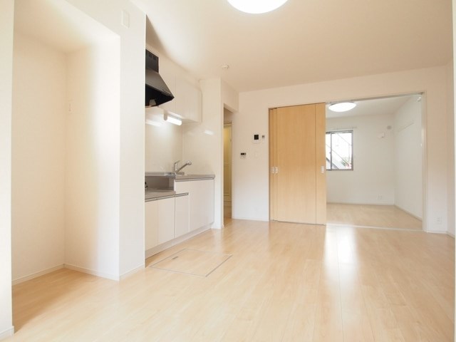 居室・リビング　明るいリビングです。