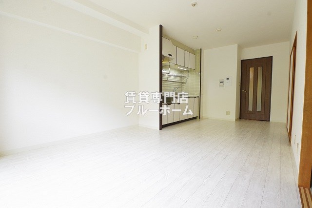 居室・リビング　11.7帖の広いリビングです！