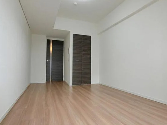 居室・リビング　別部屋の写真を使用しております。