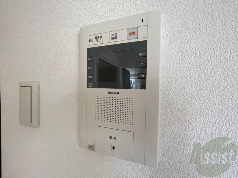 セキュリティ　ＴＶモニター付インターホンです。来客者の顔が見えるので安心！