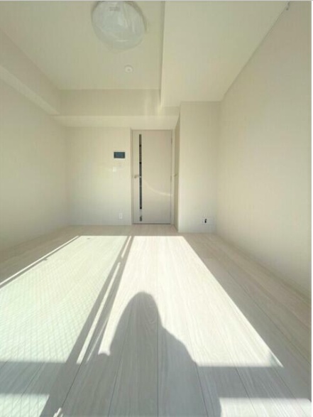 居室・リビング　こちらのリビングで趣味の時間をお楽しみください♪