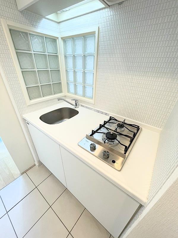 キッチン　システムキッチン・２口コンロ