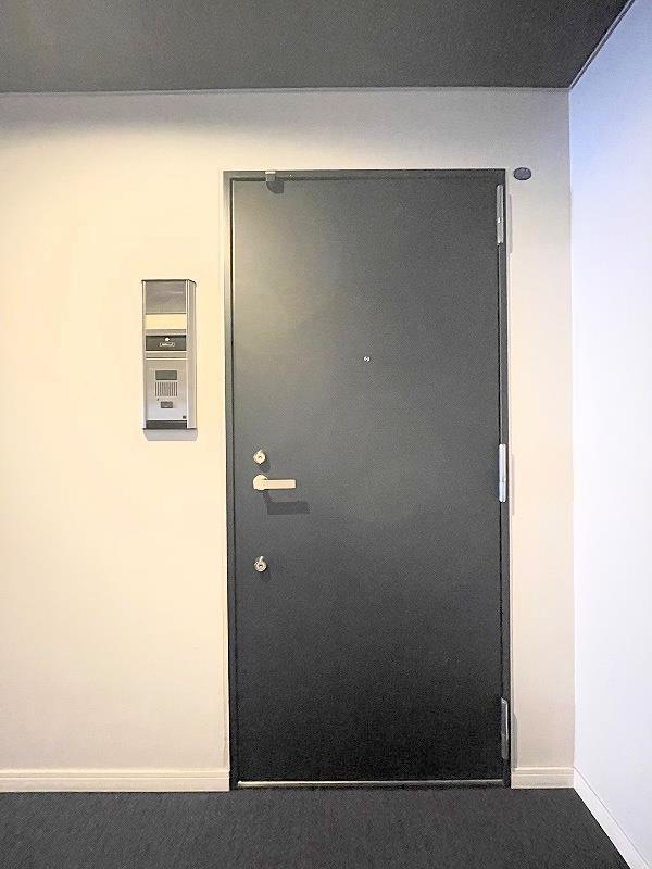 玄関　玄関外側