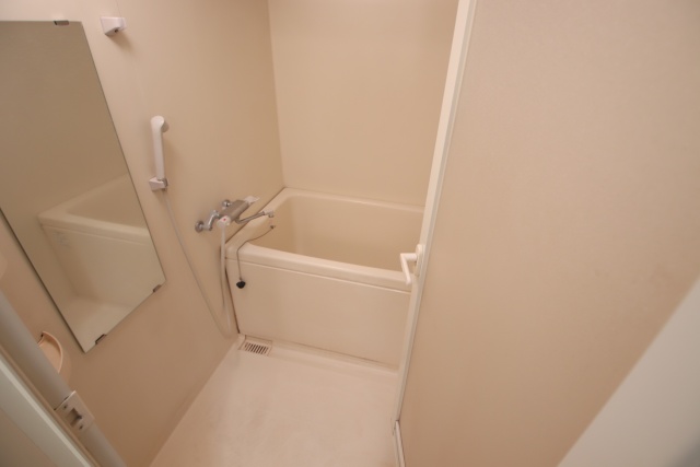 バス・シャワールーム　※別室の参考写真の為、現況優先です。