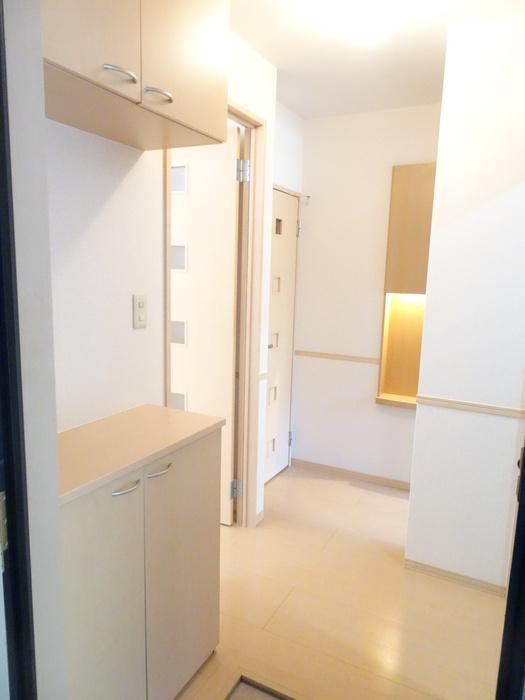 玄関　玄関　シューズボックス完備