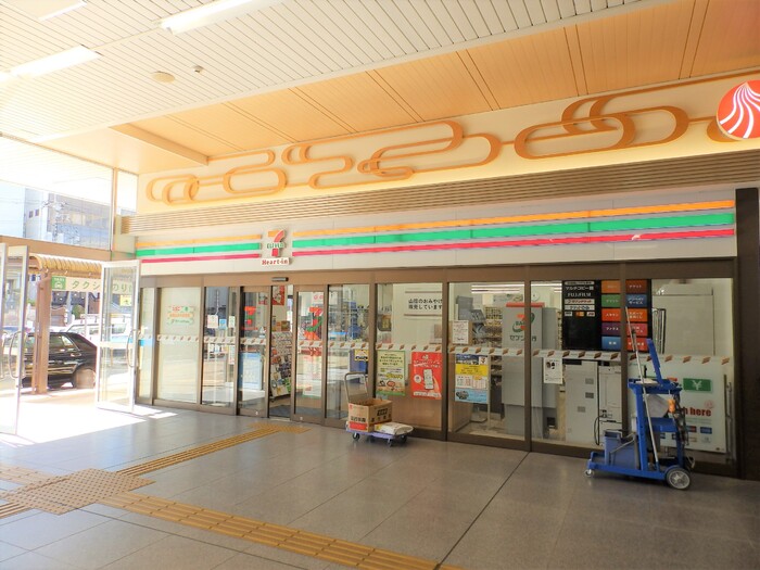 コンビニ　セブンイレブンハートインJR松江駅シャミネ店（コンビニ）まで331m