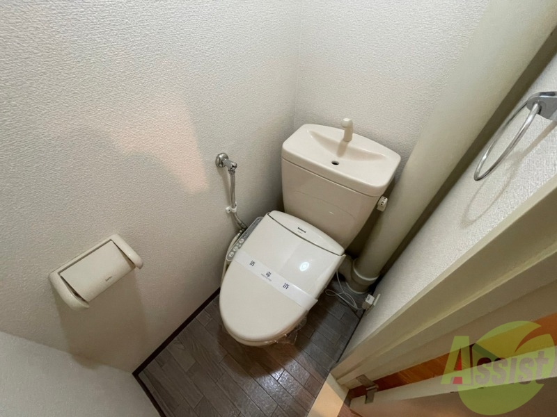 トイレ　トイレです。ウォシュレット付を探している方、おすすめです。