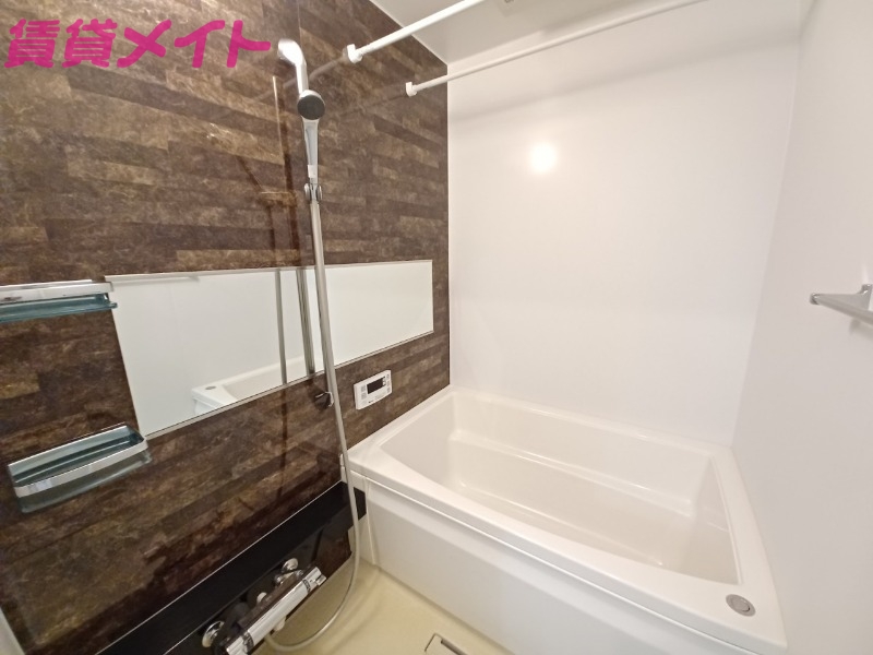 バス・シャワールーム　同物件別部屋のお写真です。
