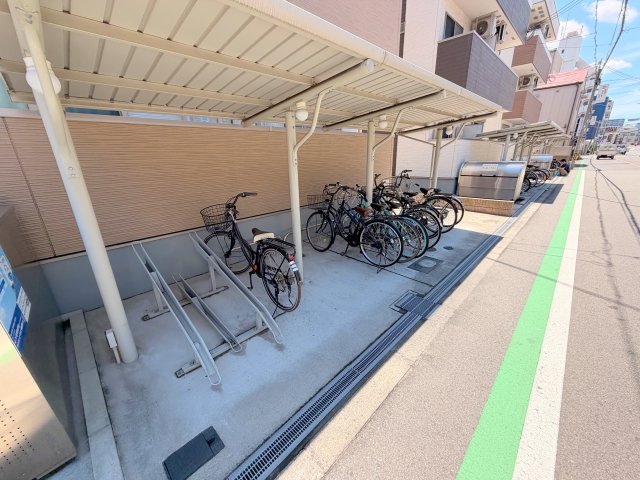 駐車場　敷地内には入居者専用の駐輪スペースもあります。
