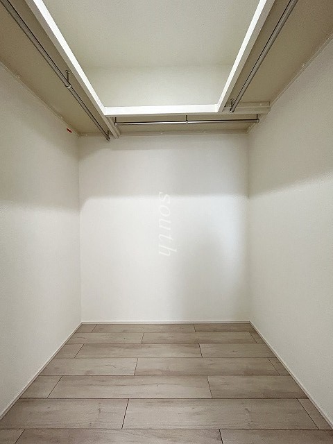 収納　ウォークインクローゼット