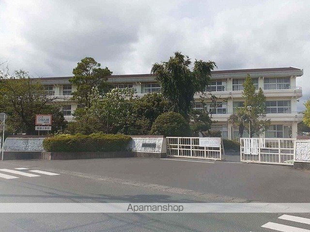 小学校　浜松市立伎倍小学校（小学校）まで600m