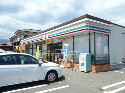 コンビニ　セブンイレブン福島成川店（コンビニ）まで390m