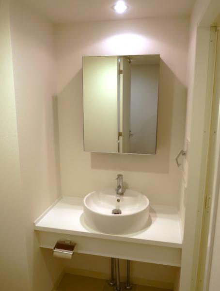 洗面設備　トイレ内にある洗面台